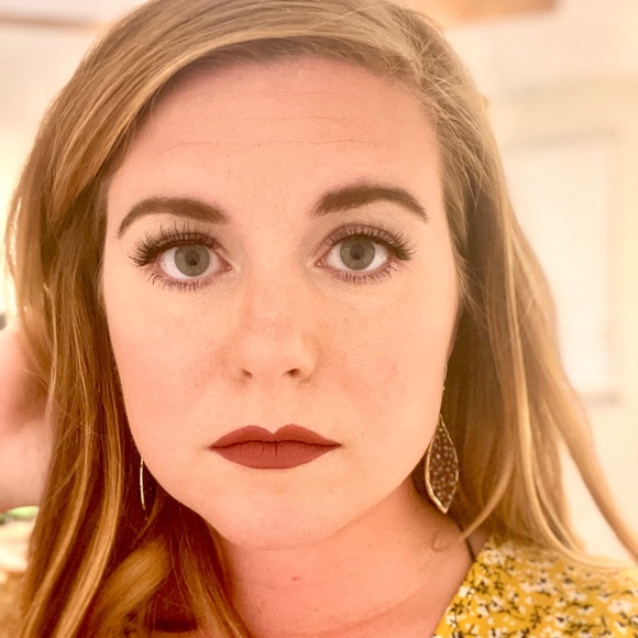 Meet your Posher, Stacia - Picture 3 of 6